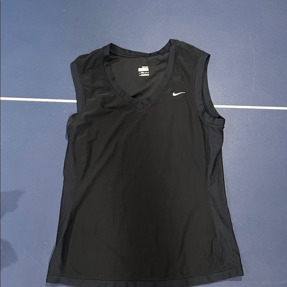 Nike Black V-Neck Sleeveless Top woman’s medium